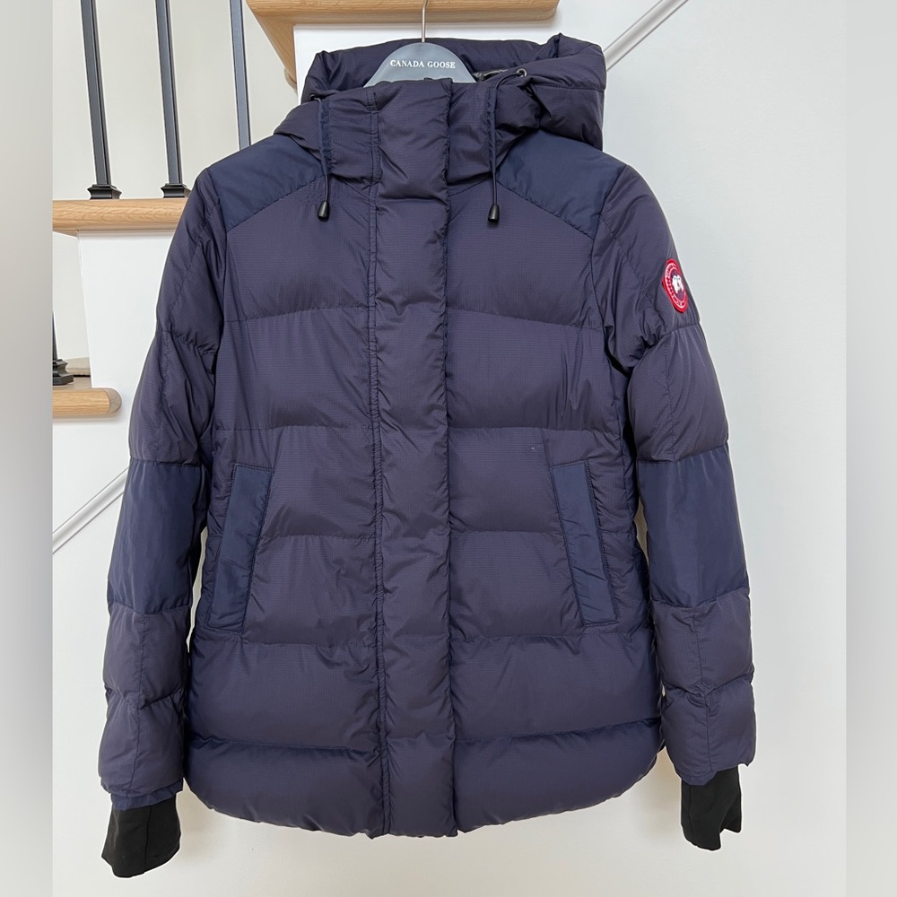 Canada Goose Women's Alliston
Hooded Puffer Jacket (Packable), Small